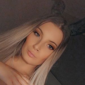 Meet your Posher, Dakota